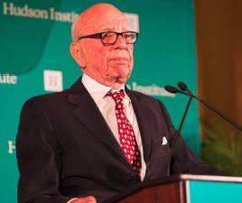 <b>Rupert Murdoch accepts an award from the Hudson Institute, a conservative think tank, in 2015.</b> Photo: Hudson Institute