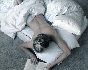 Surveys say women change sheets and pillowcases with greater frequency than men. A single male could wait up to 45 days before tossing the sheets into the laundry.