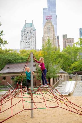Playing in Central Park. Photo: Rain0975, via flickr