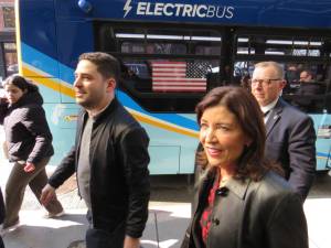 On her way to attend a congestion-pricing rally at West 14th Street and Ninth Avenue, Gov. Kathy Hochul rode the M14D bus with regular passengers and media representatives.