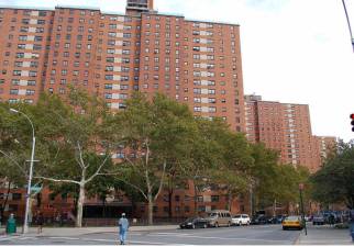 The Department of Justice arrested 70 people and charged them in a “pay to play” bribery scandal whereby contractors making repairs in the sprawling network of public housing across the city were forced to pay kickbacks to NYCHA officials who doled out the repair contracts. Photo: Wikimedia Commons