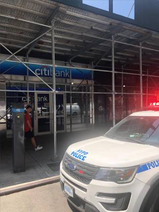 <b>A bank robbery was reported in progress at a Citibank on lower Broadway shortly before 1 p.m. on May 30th, but tellers told police and Our Town Downtown that the suspect fled with no money</b>. Photo: Keith J. Kelly