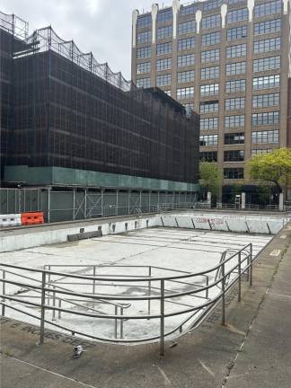 The Tony Dapolito Recreation Center’s Outdoor Pool, also known as Carmine Street Pool, located at Seventh Avenue South and Clarkston Street, will remain closed this summer for the fifth summer in a row. Photo Credit: Alessia Girardin.