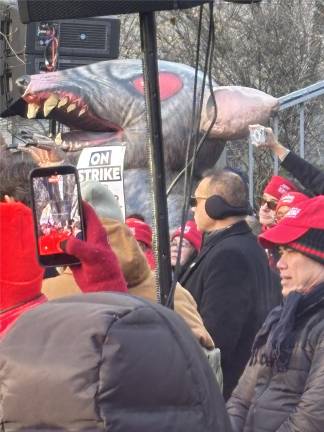 The inflateable rat, which union organizers bring to job sites when non-union workers cross a picket line, was on display by striking nurses at Mount Sinai West on Jan. 20.