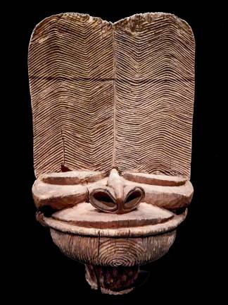 Cameroonian Crest (tsesah) from the late 19th-early 20th century, on loan from The Menil Collection. Photo: Adel Gorgy