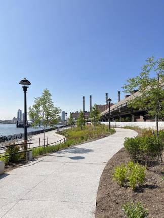 <b>The first re-opened chunk of Stuyvesant Cove Park, between E. 20th to 23rd. St. As part of the East Side Coastal Resiliency (ESCR) project, the park is intended to double as both floodwall and recreational zone.</b> Photo: Jack Ahern