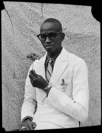 Seydou Keïta, Untitled, 1958-1959. Courtesy of Galerie Nathalie Obadia (Paris, Brussels)