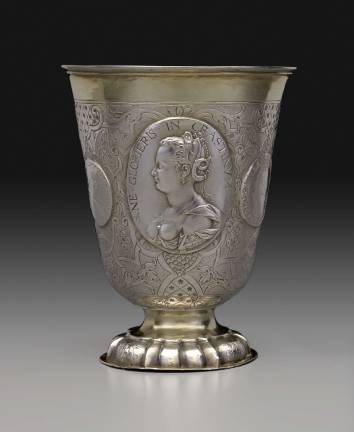 Cup inset with Jan de Vos (ca. 1578–after 1619). "Allegory of Vanitas," dated 1614. Silver, with gilding; 128 × 100 × 102 mm (cup), 57 × 44 mm (medal). Stephen K. and Janie Woo Scher Collection. Photo: Michael Bodycomb