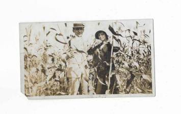 Playwright Alice Eve Cohen’s ancestors in a cornfield on their farm in Oklahoma. Photo courtesy of Alice Eve Cohen