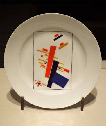 Suprematism in everyday life, here served up on a plate designed by Malevich. “Dynamic Composition” Plate, 1923. Photo: Adel Gorgy