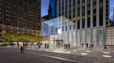 The “Grinchsters” in one three hour spree, made $150,000 in tech purchases at the Apple store on Fifth Ave. using stolen credit info, prosecutors alleged. The store is open 24/7 and so was a favored target to make early morning purchases after stealing credit cards or phones from intoxicated men in Manhattan nightclubs.