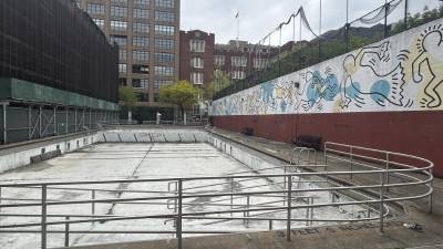 The Tony Dapolito Recreation Center’s Outdoor Pool, also known as Carmine Street Pool, located at Seventh Avenue South and Clarkston Street, will remain closed this summer for the fifth summer in a row. Photo: Alessia Girardin.