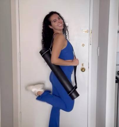 Thanks to her “floating studio,” Leanne McDermott can travel across NYC with nothing more than yoga mats, essential oils, and a Bluetooth speaker to teach yoga to up to 100 clients per day.