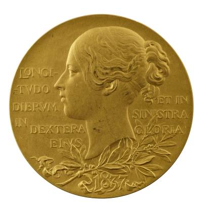 George William de Saulles (1861–1903). "Victoria, Queen of the United Kingdom, (b. 1819; r. 1837– 1901)," dated 1897. Gold, struck; 55.6 mm. Stephen K. and Janie Woo Scher Collection. Photo: Michael Bodycomb