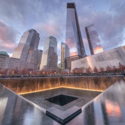 Tourists from Western European are fueling a rebound in tourism in downtown as they flock to the World Trade Center, the Oculus and other attractions. <b>Photo: Wikimedia Commons.</b>