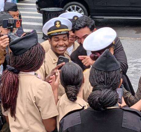 Memorial Day wreath laying cermemony at Soldiers &amp; Sailors Monument, Mamdani gives selfies.