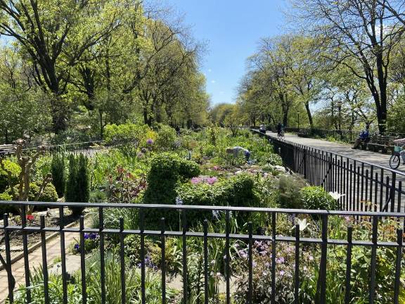 Riverside Park in May. Photo: Alexis Gelber