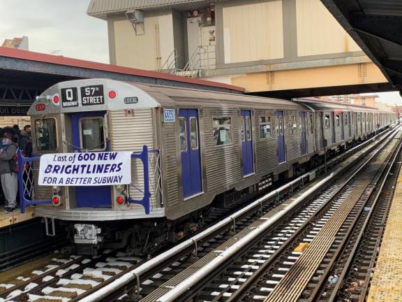 On September 14, the NY Transit Museum will be running a nostalgic R32 Brightliner twice from 96th St Station to Coney Island on a nonstop trip for all interested in riding a now-unique piece of transit history. The above is from an earlier nostalgia trip on Jan. 9, 2022.