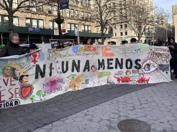 Banner referring to the Latin American movement “Not One [Woman] Less” that stands against gender-based crime and violence. Photo: Ava Manson