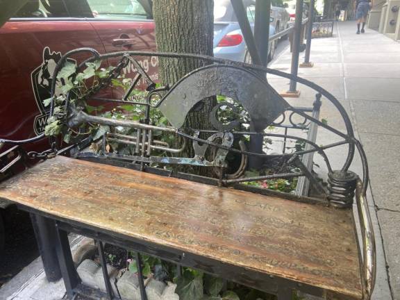 Bench by Linus Coraggio. Photo: Zoe Kava
