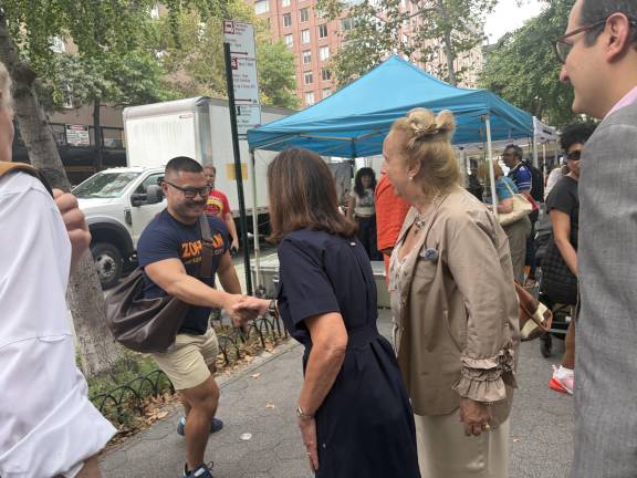 Gov. Hochul complimented a supporter repping a Zohran Mamdani campaign shirt at the 79th Street Greenmarket.