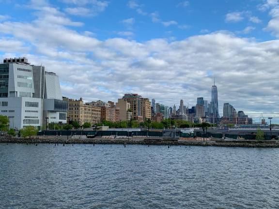 From the ramped and stepped Southwest overlook, a view to the South reveals Lower West Manhattan from the Whitney Museum to the Battery. Photo: Ralph Spielman