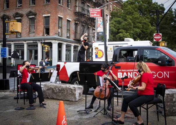 Anthony Roth Costanzo with (L-R): Yulia Ziskel, violin; Sumire Kudo, cello; and Cynthia Phelps, Principal Viola in a NY Phil Bandwagon surprise performance. Photo: Erin Baiano