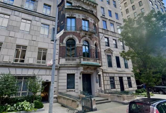 A past leadership of the American Irish Historical Society tried to sell the five-story mansion for $52 million in 2021. A new board took over. But now a new controversy has erupted as the board eliminated the executive director’s full-time job and three board members resigned in protest.