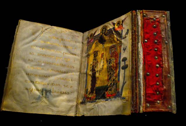 Gospel Book of Lady Keran and Prince Levon II, from 1262, with paintings by T‘oros Roslin. Photo: Adel Gorgy