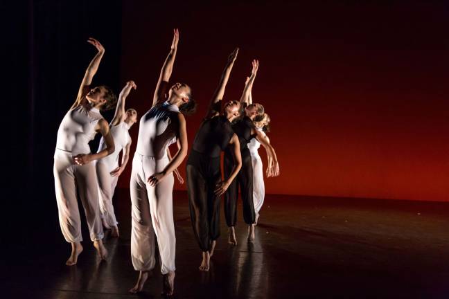Ariel Rivka Dance performs &quot;Ori.&quot; Photo: David Gonsier