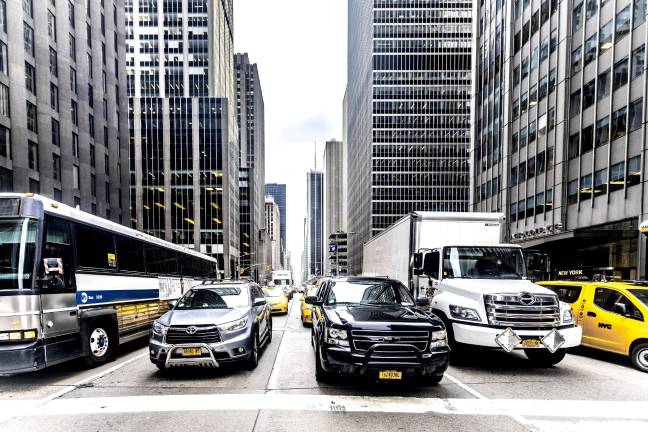 A proposal designed to ease traffic on Manhattan streets and fund transit improvements would impose a congestion fee on drivers travelling below 60th Street. Photo: Steven Strasser