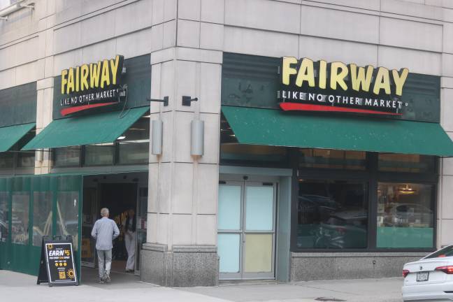 If speculation that the owner of the block may be looking to sell is true, then the Kips Bay Fairway Market on the other end of the development would also likely be forced to close.