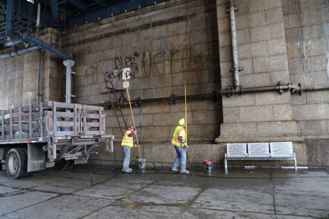 A CityBench beneath the Manhattan Bridge. Photo: NYC DOT