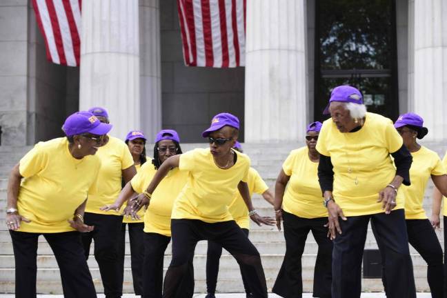 Dancers for a Variable Population at Grant’s Tomb. Photo: Meg Goldman