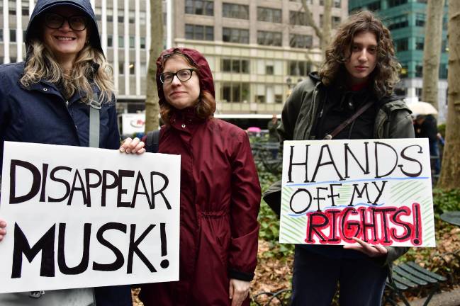 Support for women’s abortion rights and anger at cuts to the federal workforce made by DOGE and Elon Musk figured into a huge anti-Trump rally in NYC on April 5, part of a nationwide “Hands Off” protest movement.