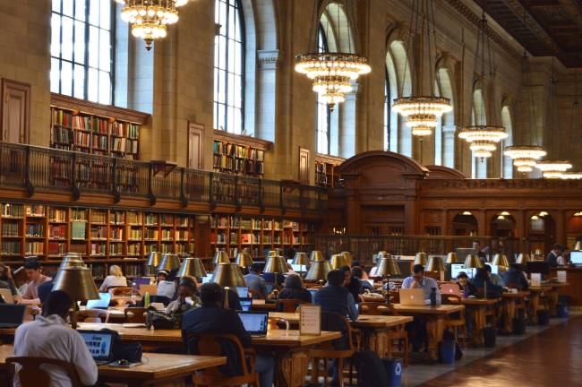 The 2019 city budget deal agreed to last week by Mayor Bill de Blasio and the City Council includes additional expense funding for the New York Public Library that officials say will help the system avoid making cuts to operating hours. Photo: Steven Strasser