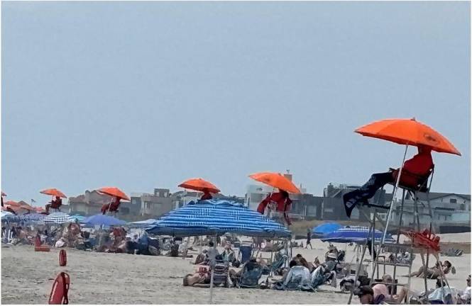 The city needs about 1,400 lifeguards to fully staff its 14 miles of ocean beaches and 53 public swimming pools. Beach 130 in Rockaway seemed to have enough lifeguards when Straus News stopped by on June 6. But some nearby stands at Beach 129 Street sat empty that day.