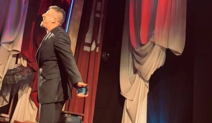 Jamie Allan knew from the time he was a 7-year-old kid in England living above a pub that he yearned to be a magician. Now after a successful run in Chicago, he’s working his magic at Off-Broadway’s New World Stages through Nov. 2.