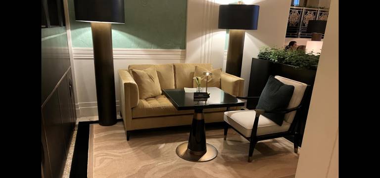 One of the Yoshoku restaurant’s many private nooks available for a cocktail-enhanced tête-à-tête in the Waldorf Astoria’s Park Avenue lobby.