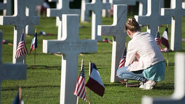 French high school students placed U.S. and French flags at the graves of 4,153 WWI American Soldiers buried in the St. Mihiel American Military Cemetery located in Thiaucourt, France, Sep. 20, 2018. The local students placed the flags in preparation for the Centennial Commemoration of the WWI Battle for Saint-Mihiel Salient.