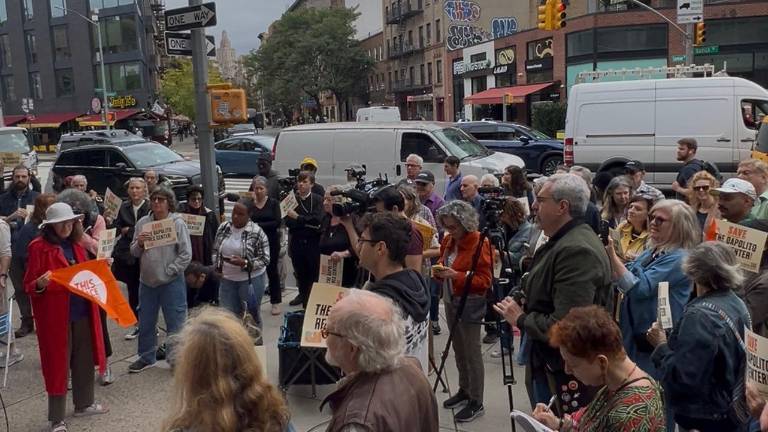 A hefty crowd showed up to support preserving the recreation center.